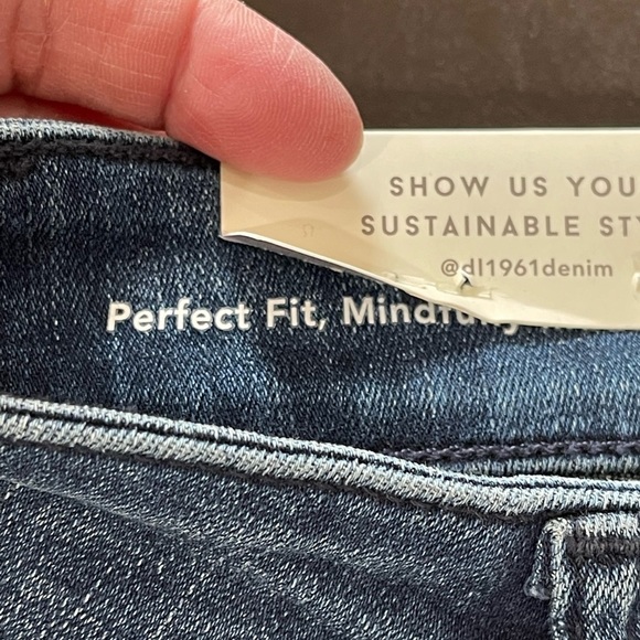 DL1961 Florence mid -rise Insta sculpt luxe skinny jeans in a size 26 NWT - Picture 11 of 16